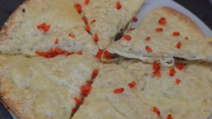 Tortilly plněné mletým masem a paprikou