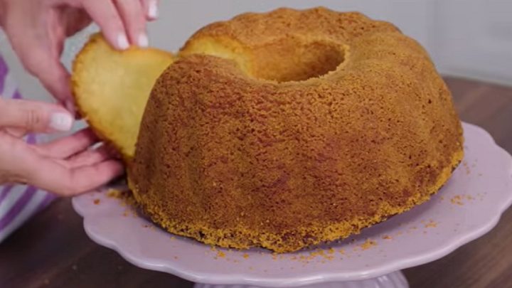 Bábovka s bezovým sirupem a citronem