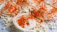 Cibulová pizza se sýrem a ovesnými vločkami