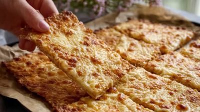 Cibulová pizza se sýrem a ovesnými vločkami