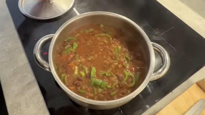 Fazole po mexicku s paprikou a chilli