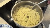 Gnocchi s rajčaty a mozzarellou