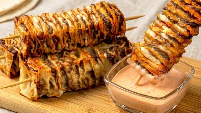Kebab na špejli s tortillou a mozzarellou
