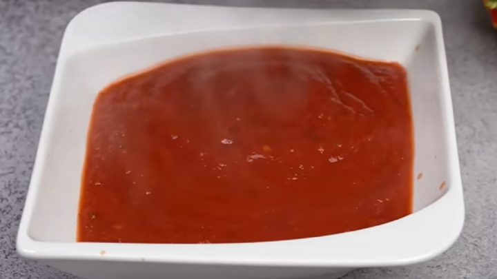 Rychlá domácí pizza bez hnětení s mozzarellou