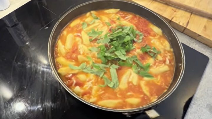 Gnocchi s rajčaty a mozzarellou