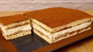 Pečené tiramisu řezy se smetanovým krémem
