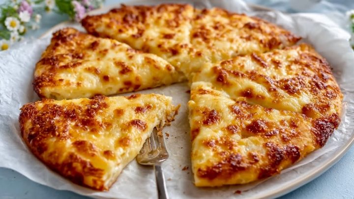 Pizza z ovesné kaše s mozzarellou