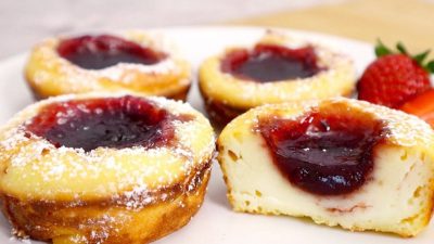 Rychlé tvarohové koláčky s jahodovou náplní