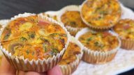 Slané muffiny se sýrem a šunkou