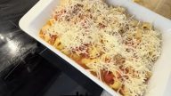 Zapečené tortellini s rajčaty a mozzarellou