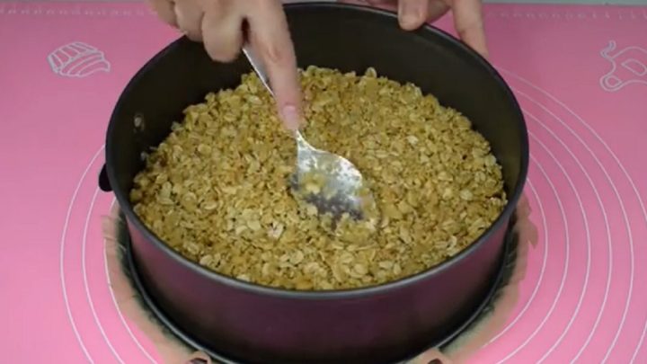 Bezový nepečený dort s tvarohem
