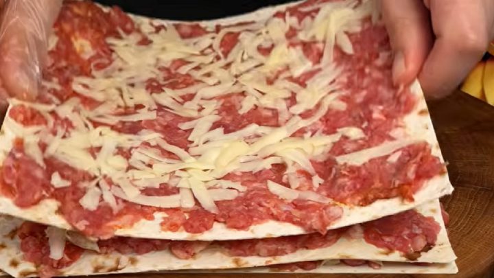 Kebab na špejli s tortillou a mozzarellou