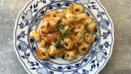 Zapečené tortellini s rajčaty a mozzarellou