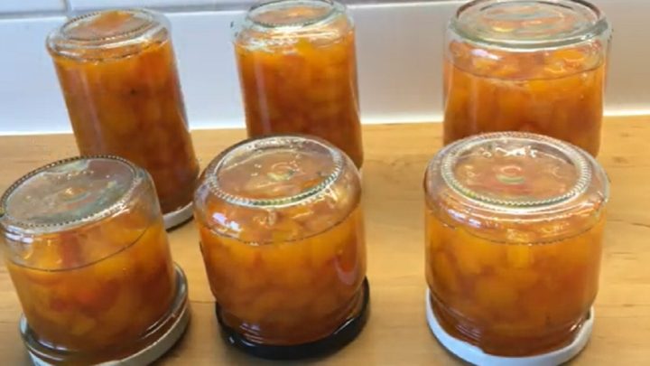 Meruňkový džem s levandulí a citronem