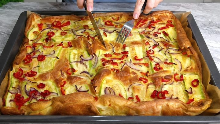 Cuketové palačinky na plech s paprikou Cuketové palačinky na plech s paprikou
