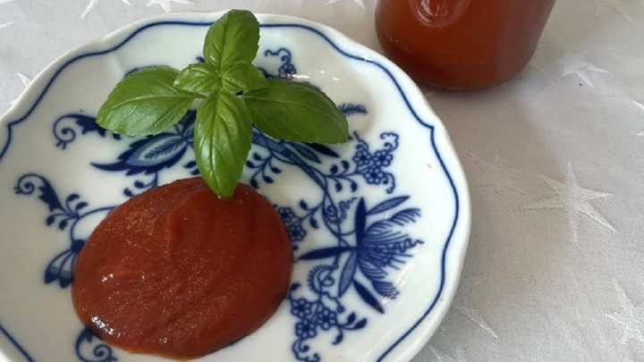 Domácí kečup z rajčat a paprik Domácí kečup z rajčat a paprik