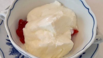 Domácí řecký jogurt jen ze 2 ingrediencí
