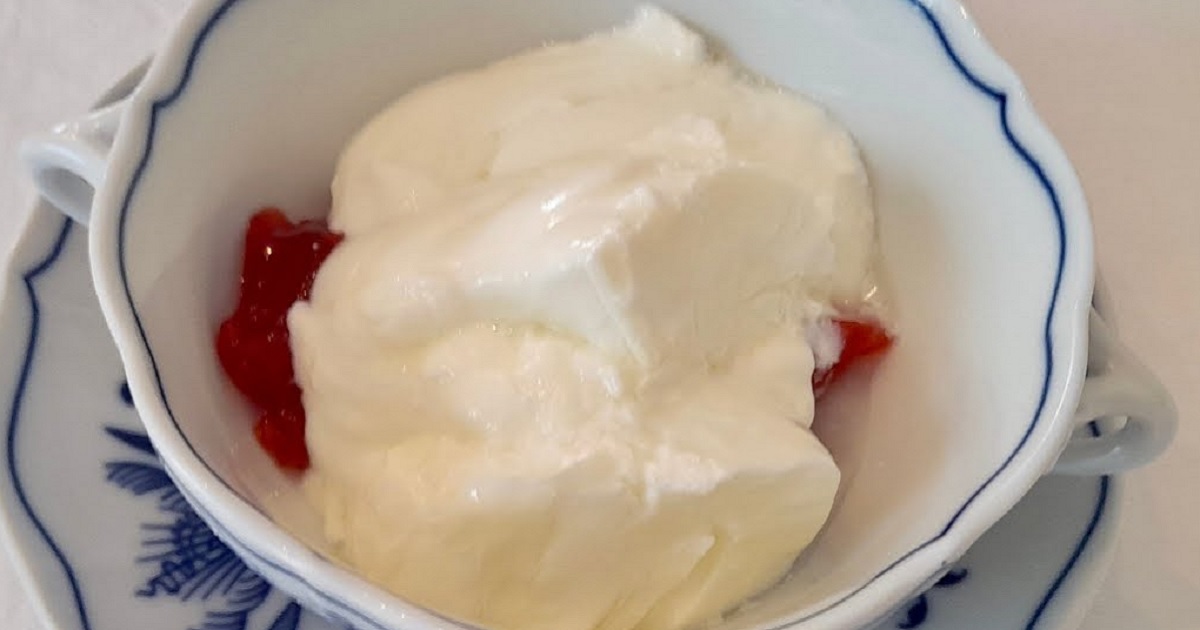 Domácí řecký jogurt jen ze 2 ingrediencí
