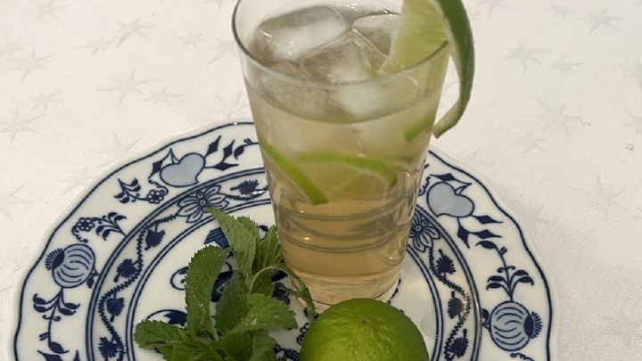 Jednoduchý domácí sirup z máty a citronu