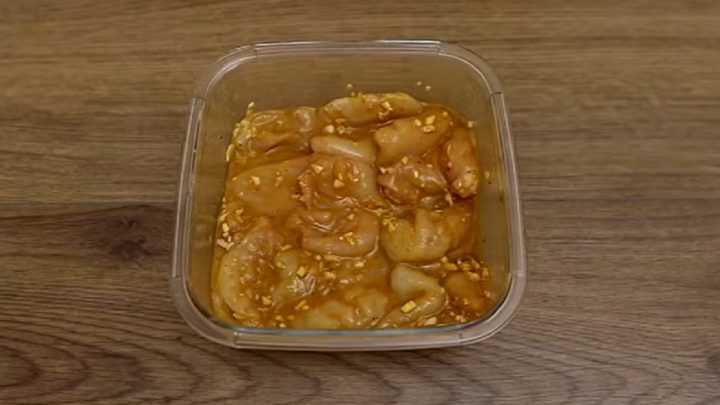 Šťavnaté kuřecí plátky v sojové omáčce