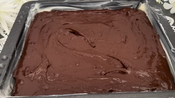 Koláč bez vajec a mléka s bílou čokoládou