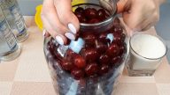 Třešňový likér s vodkou jen ze 3 ingrediencí