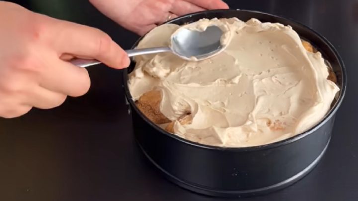 Tiramisu dort bez pečení s mandlemi