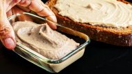 Rychlá sardinková pomazánka s vejci a tvarohem