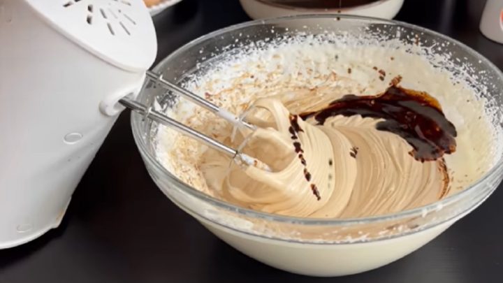 Tiramisu dort bez pečení s mandlemi