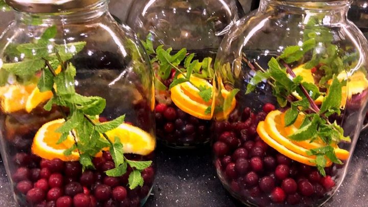 Třešňová limonáda na zimu s pomerančem Třešňová limonáda na zimu s pomerančem