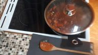 Kovbojské fazole s párkem a chilli
