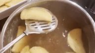 Povidlové taštičky z bramborového těsta