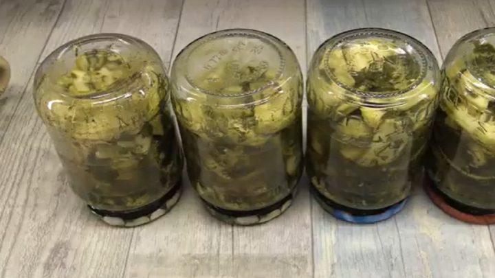 Falešné houby z cukety s bylinkami