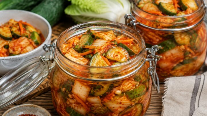 Křupavé kimchi z okurek a čínského zelí