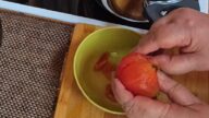 Jednoduché lečo s uzeninou a vejci