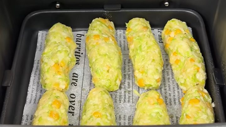 Cuketové tyčinky s kukuřicí a mozzarellou