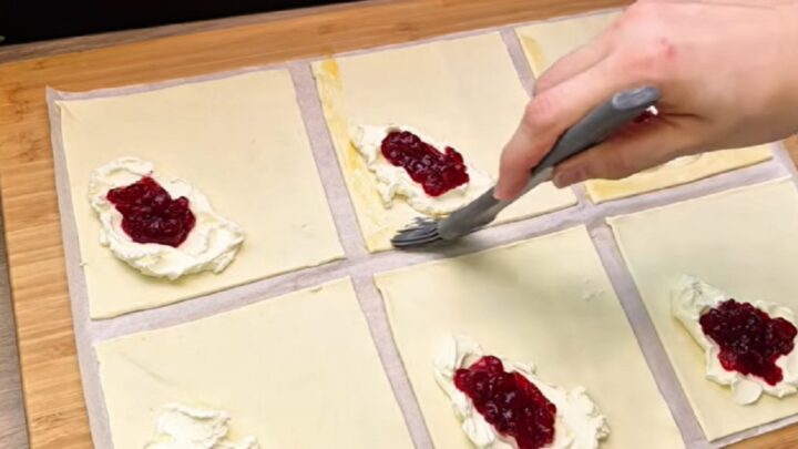 Rychlé tvarohové šátečky s marmeládou