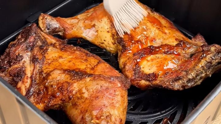 Šťavnatá kuřecí stehna z horkovzdušné fritézy