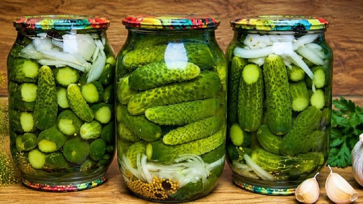 Rychlé nakládané okurky s octem Rychlé nakládané okurky s octem
