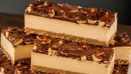 Rychlé Snickers řezy bez pečení s arašídy