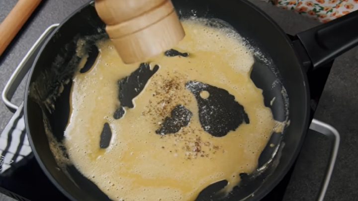 Pečená bramborová harmonika s omáčkou