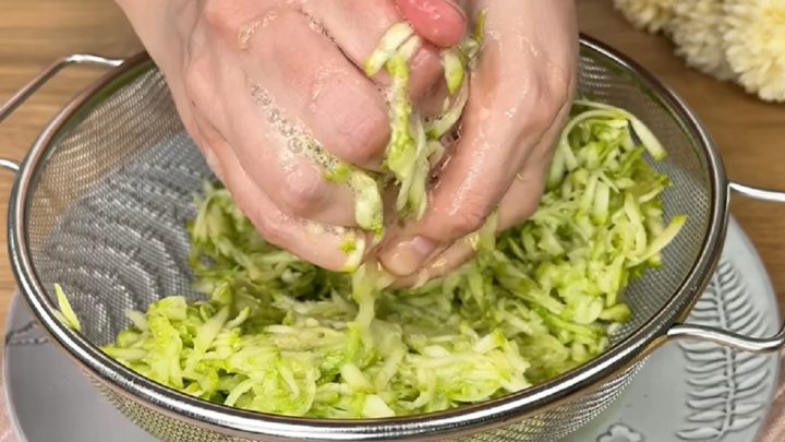 Cuketové tyčinky s kukuřicí a mozzarellou
