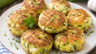 Cuketové karbanátky s vejci a mozzarellou