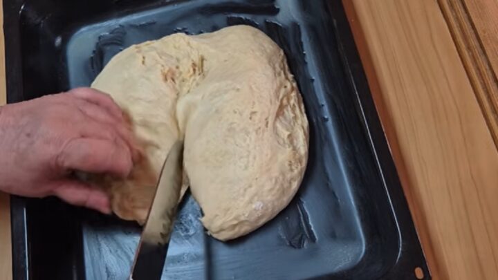 Rybízový koláč s křupavou drobenkou