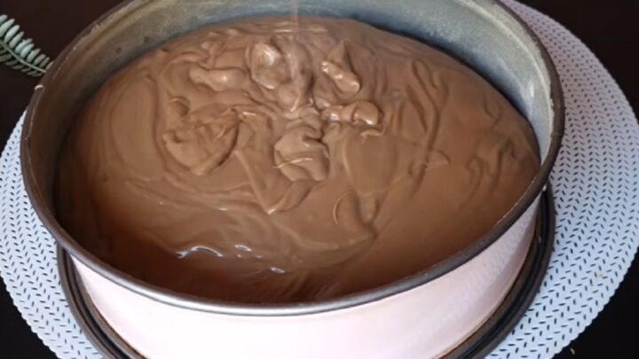 Rychlý kávový dort s krémem a čokoládou
