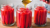 Papriky v medovém nálevu s chilli