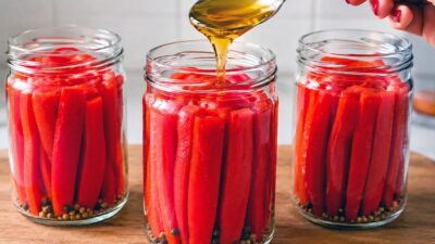Papriky v medovém nálevu s chilli