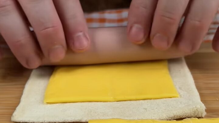 Smažené párečky v toastovém chlebu