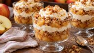 Jablečný crumble se skořicí ve skleničce