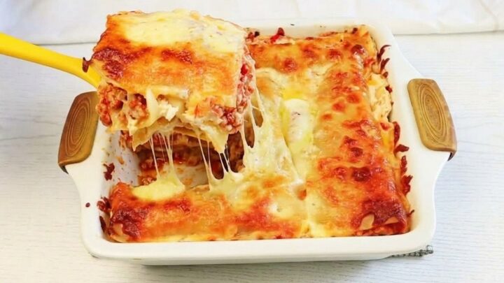 Lasagne s kuřecím masem a mozzarellou